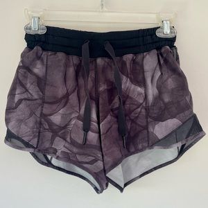 Lululemon Hotty Hot Shorts 4” Gray Purple Marble